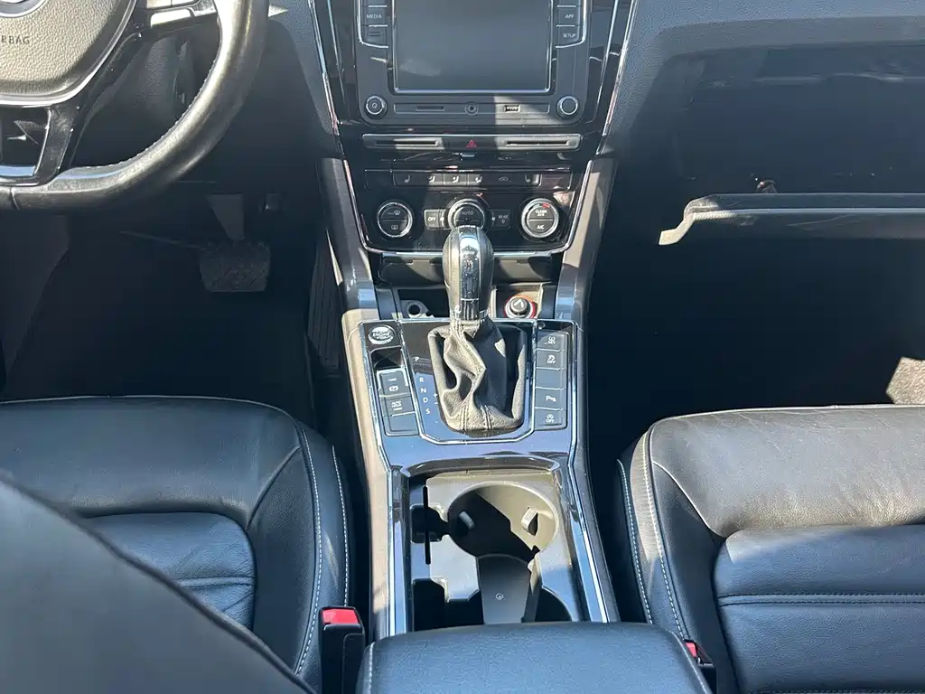 Volkswagen Passat — миниатюра 14