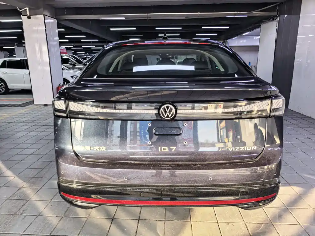 VOLKSWAGEN ID.7 VIZZION