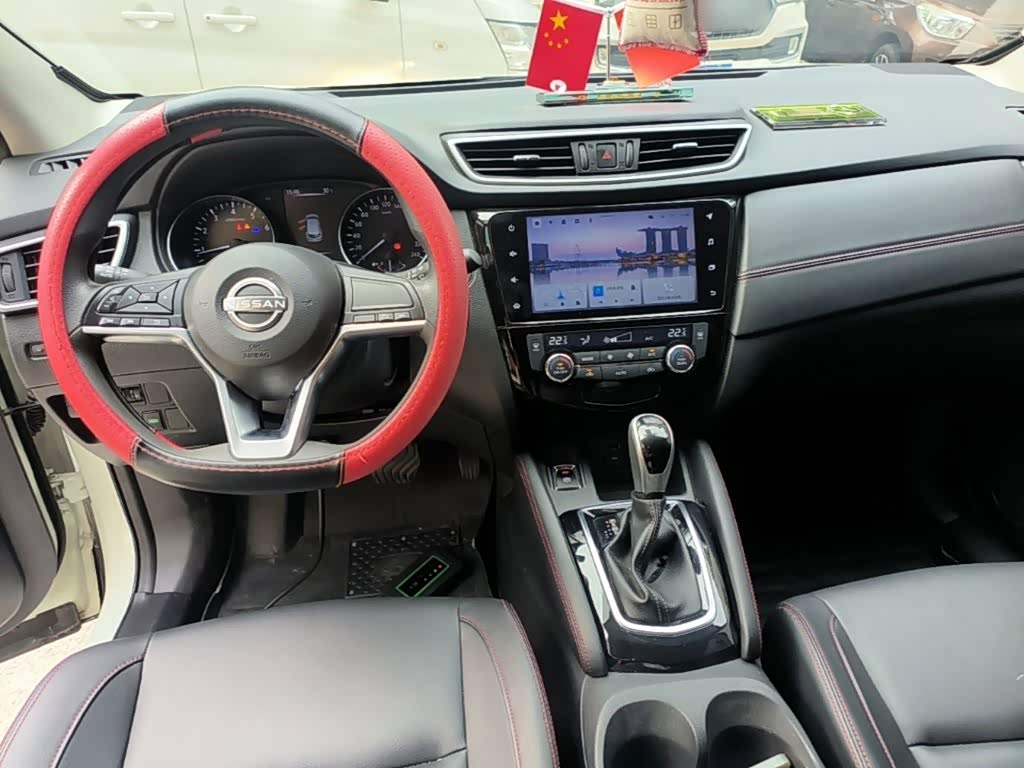 Nissan Qashqai 2.0 л 2024 г. Белый, пробег 14500 км
