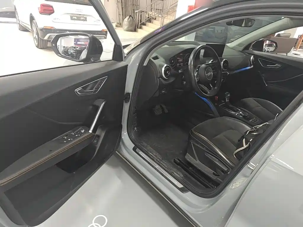 Audi Q2L e-tron — миниатюра 16