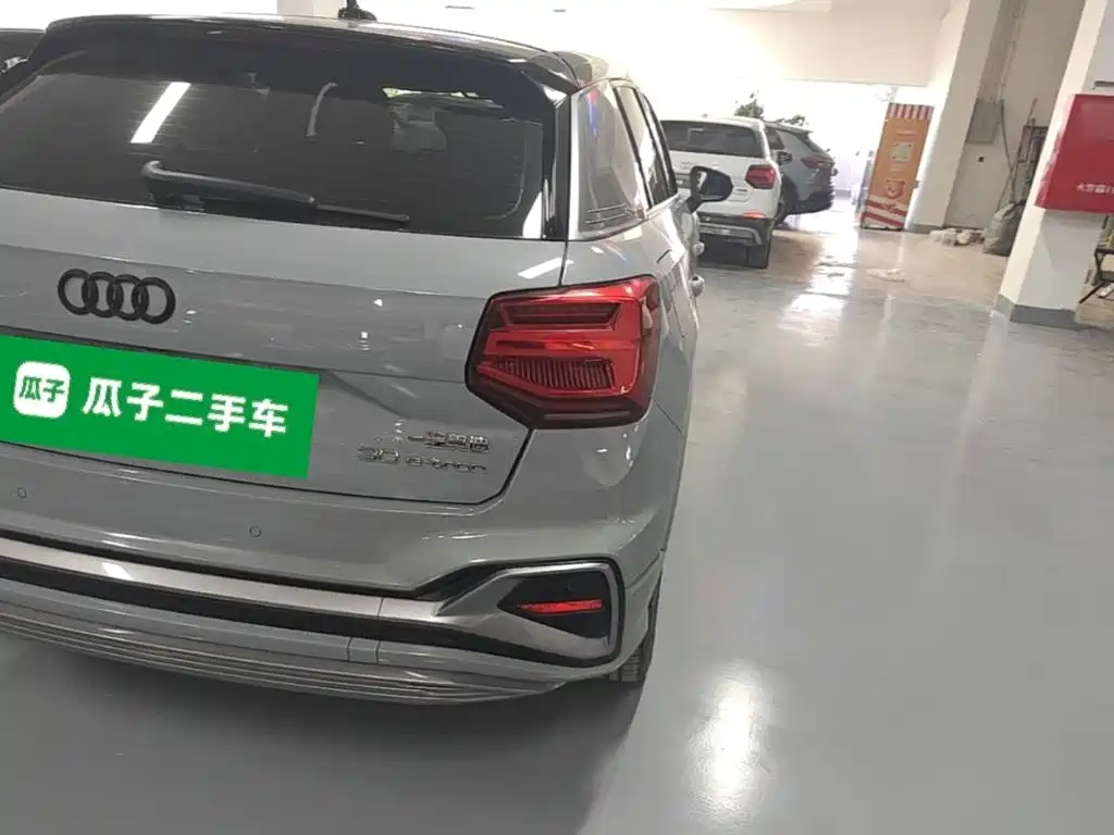 Audi Q2L e-tron — миниатюра 8