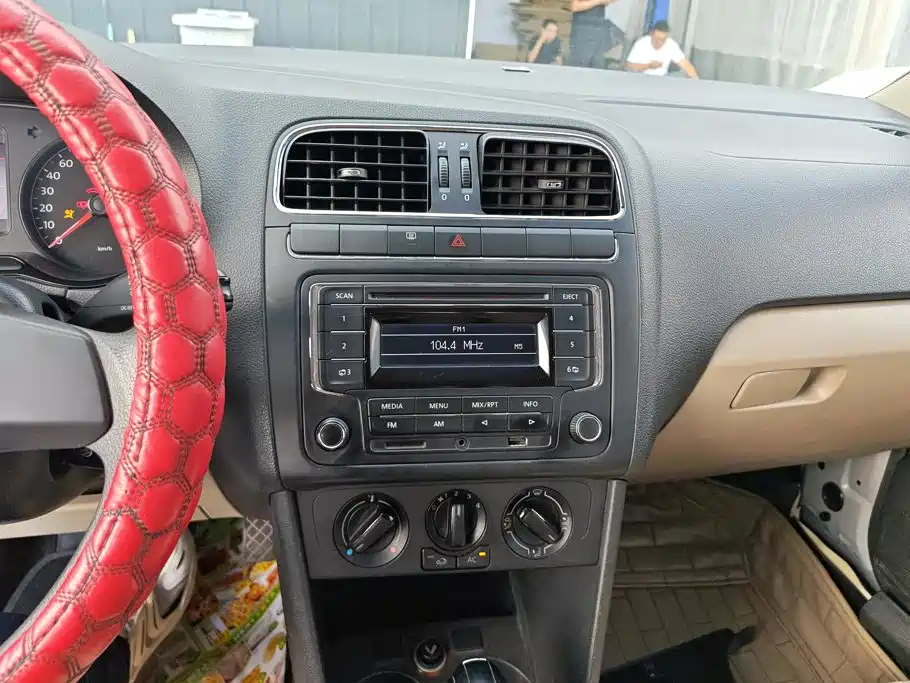 Volkswagen Polo — миниатюра 13