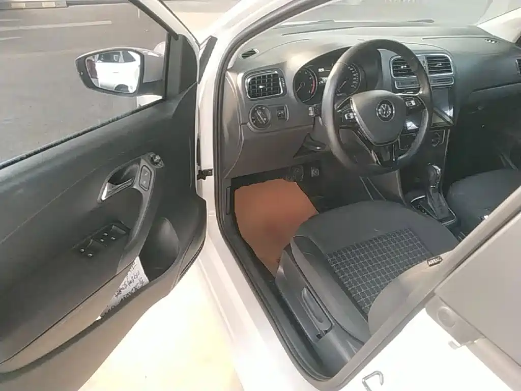 Volkswagen Polo — миниатюра 16