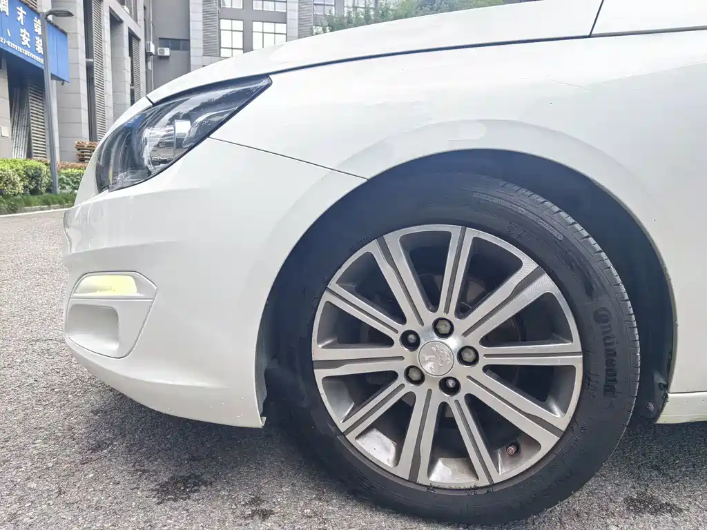 Peugeot 408 — миниатюра 5