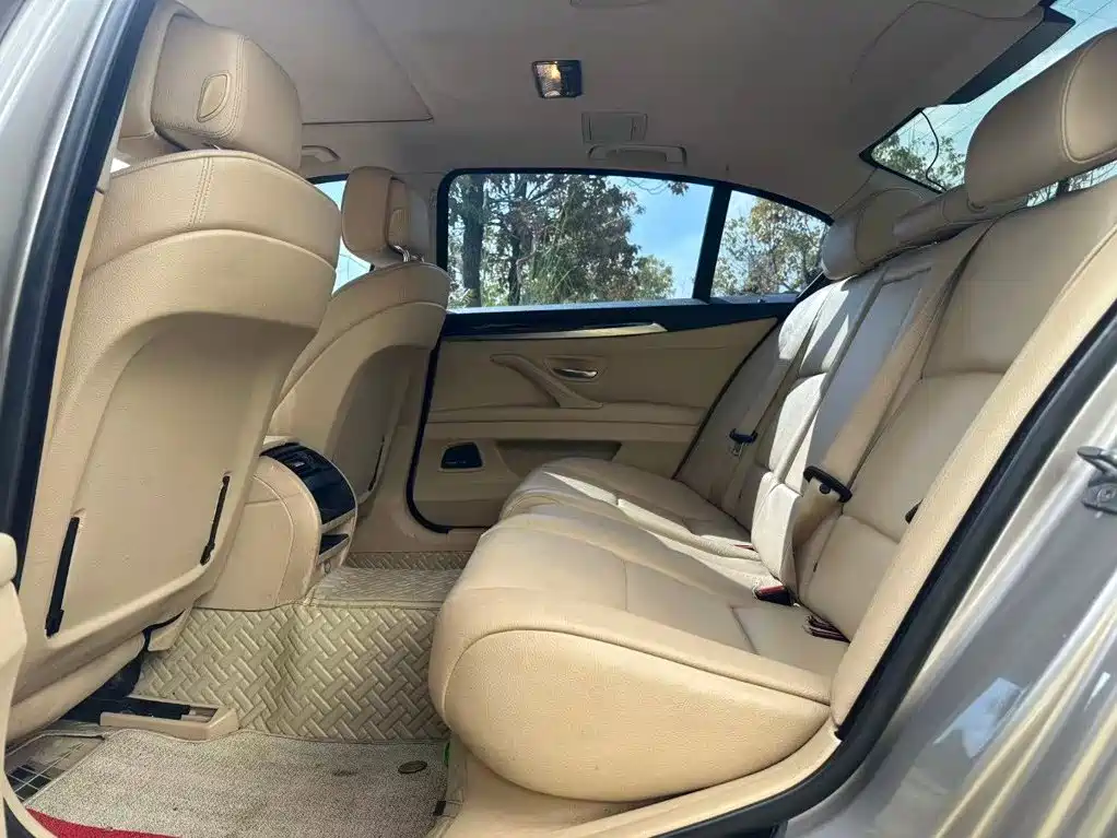 BMW 5 Series — миниатюра 6