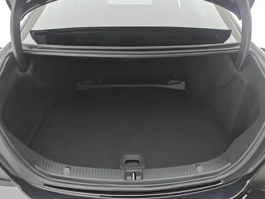 Mercedes-Benz E-Class (Import) — миниатюра 4