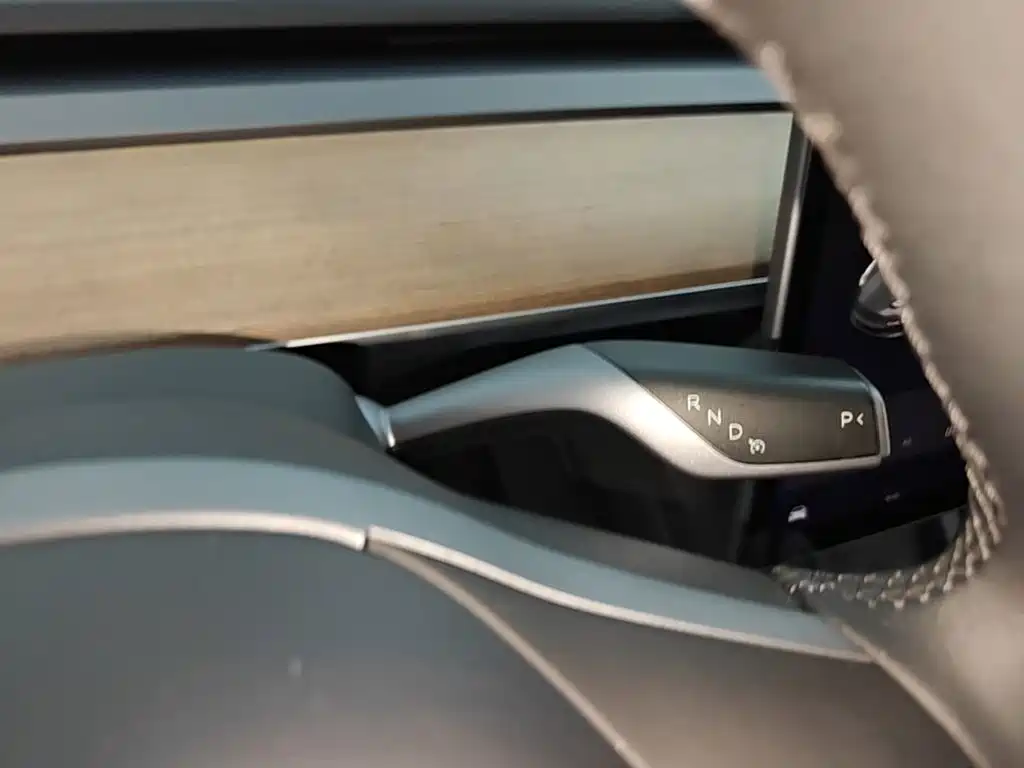Tesla Model 3 — миниатюра 14