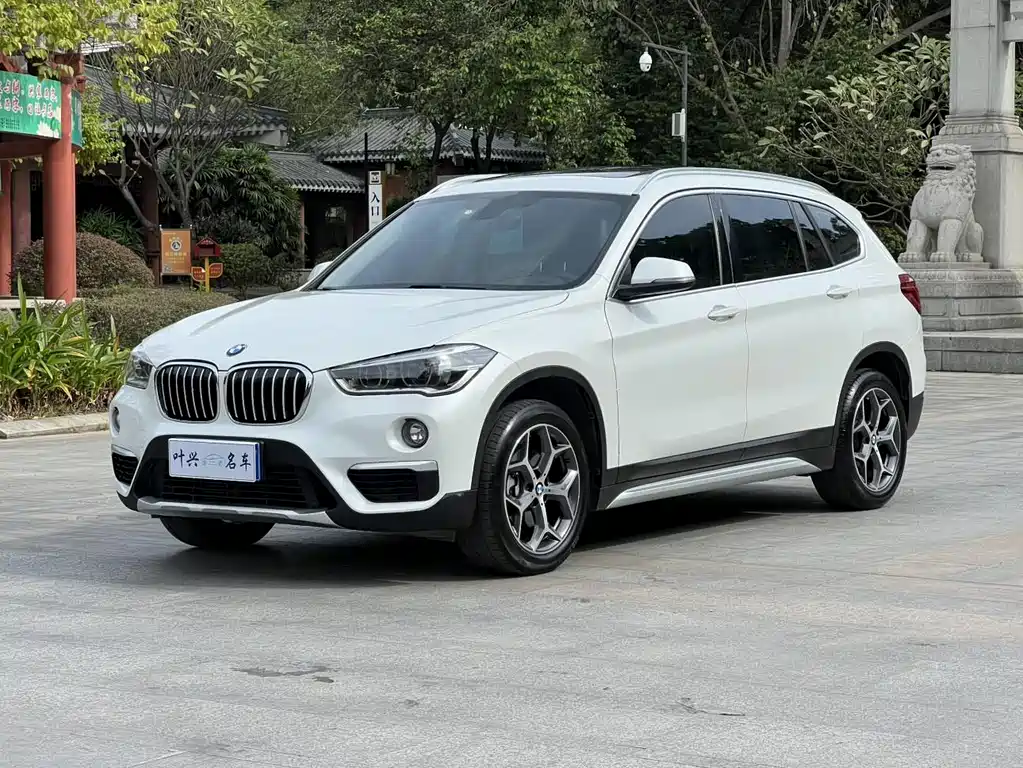 Купить BMW X1