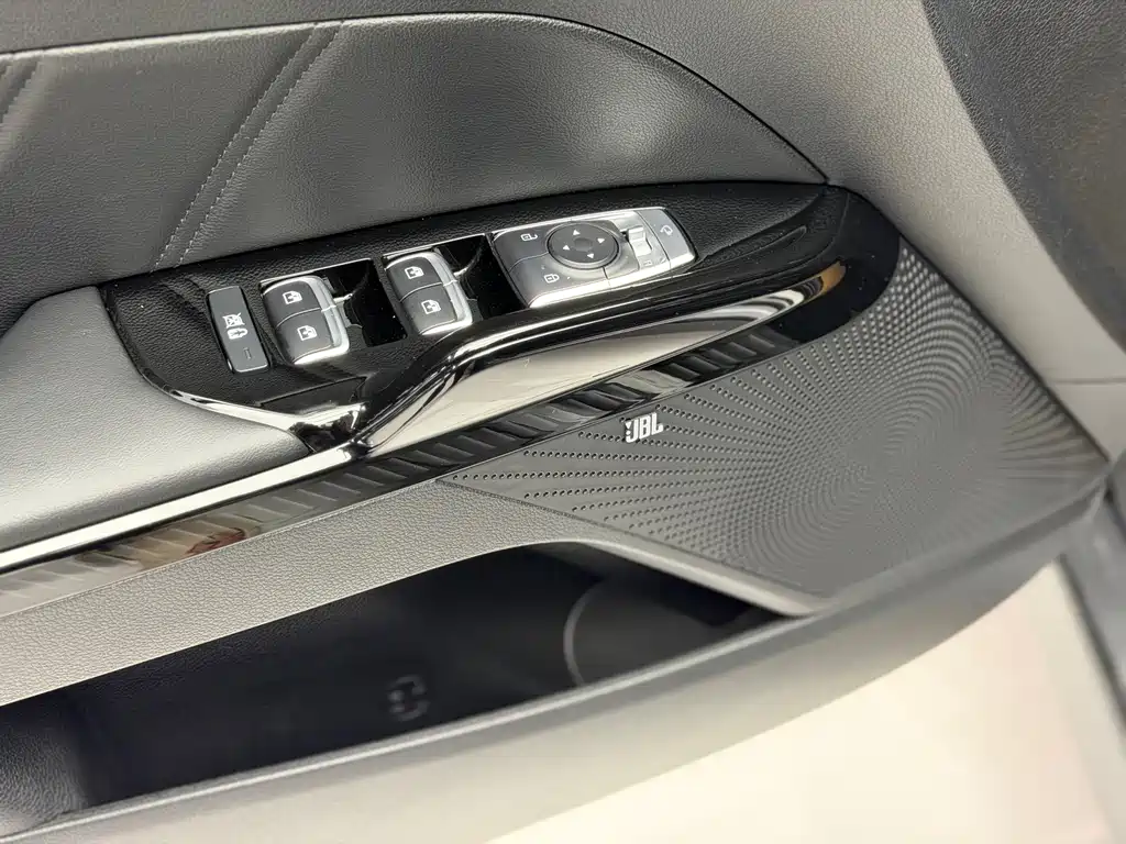 Kia K5 — миниатюра 9