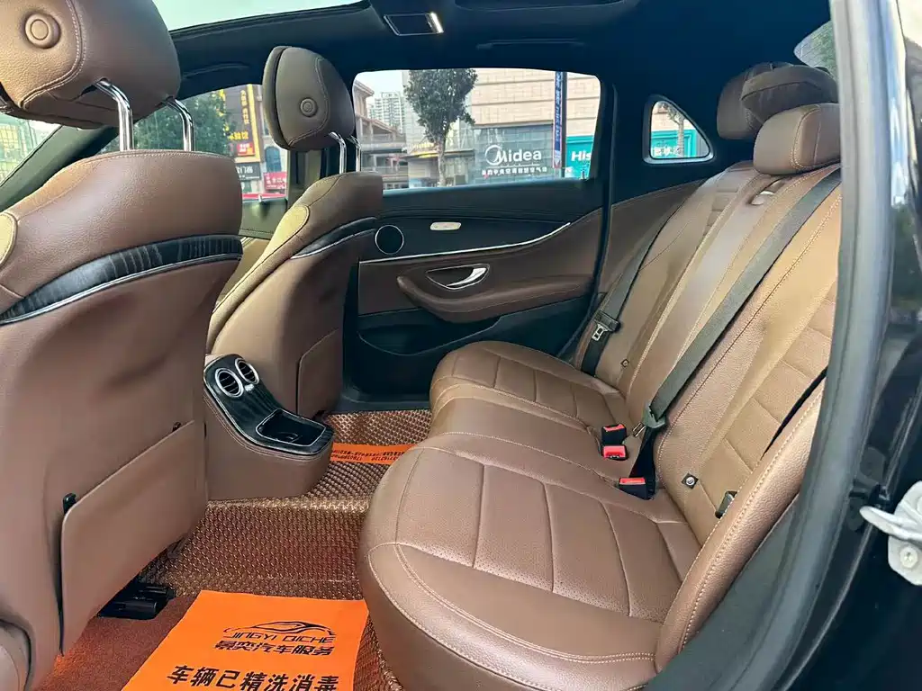 Mercedes-Benz E-Class — миниатюра 6