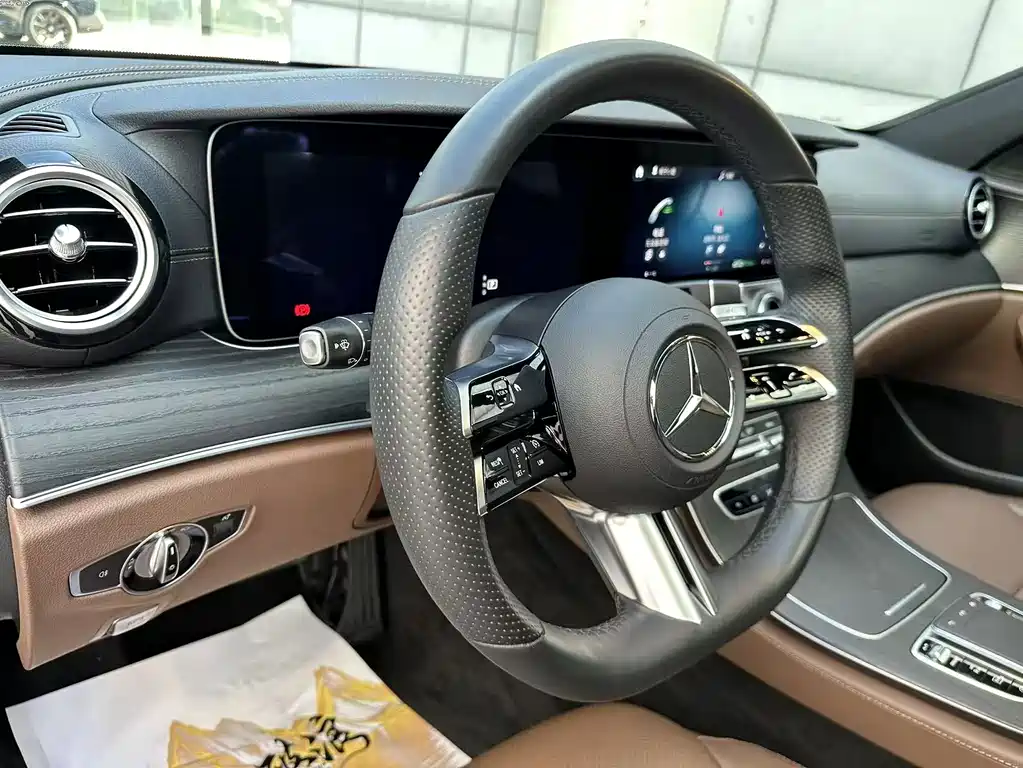 Mercedes-Benz E-Class — миниатюра 14