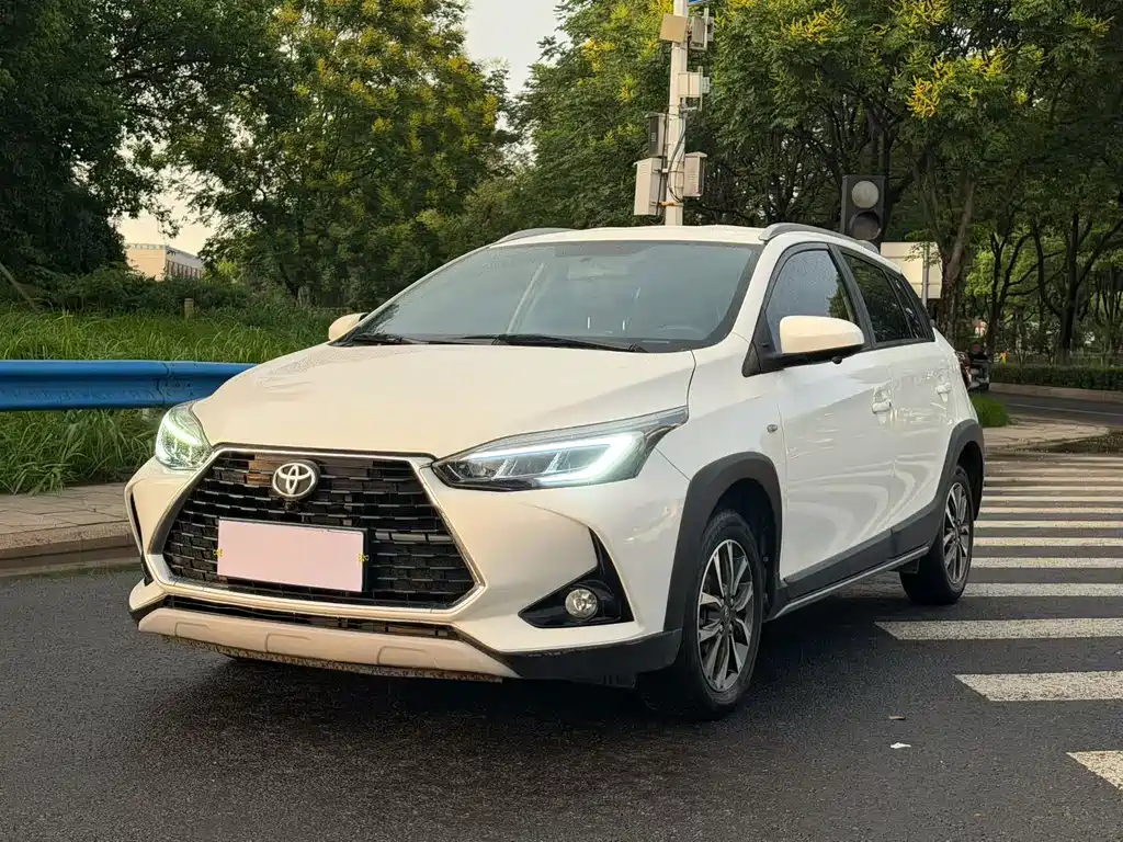 Toyota Yaris L