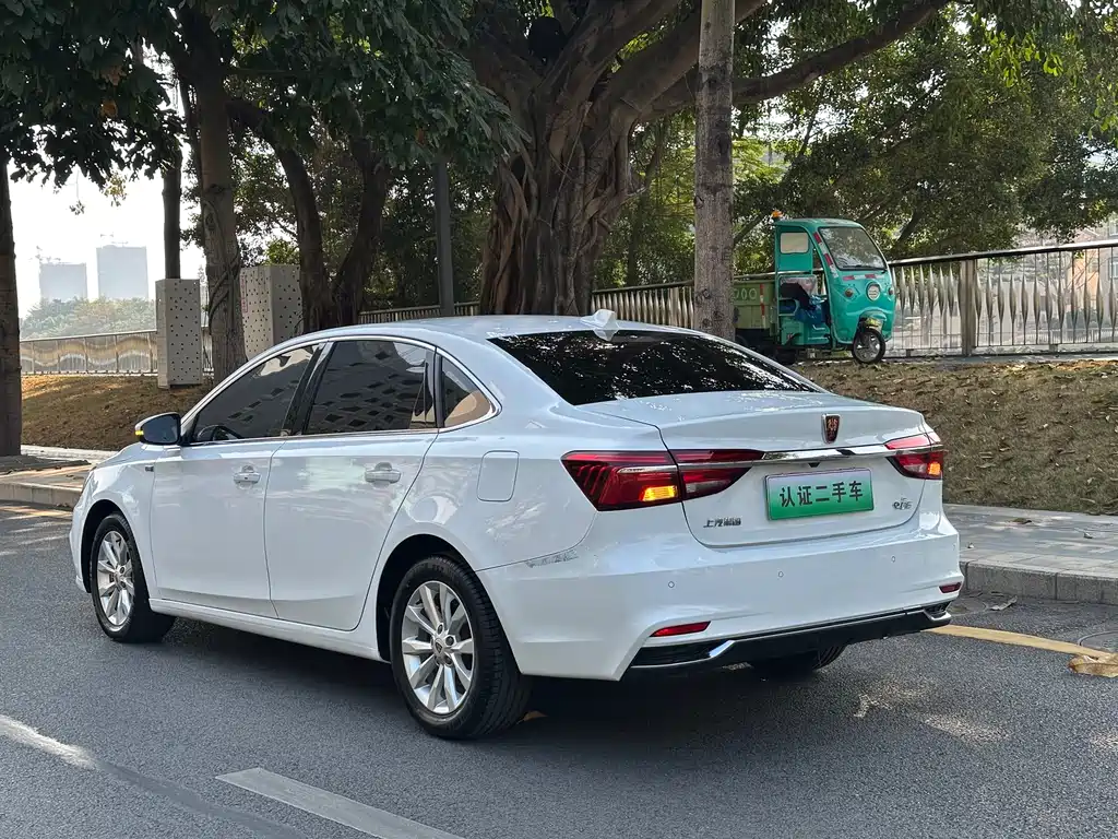 ROEWE I6 NEW ENERGY