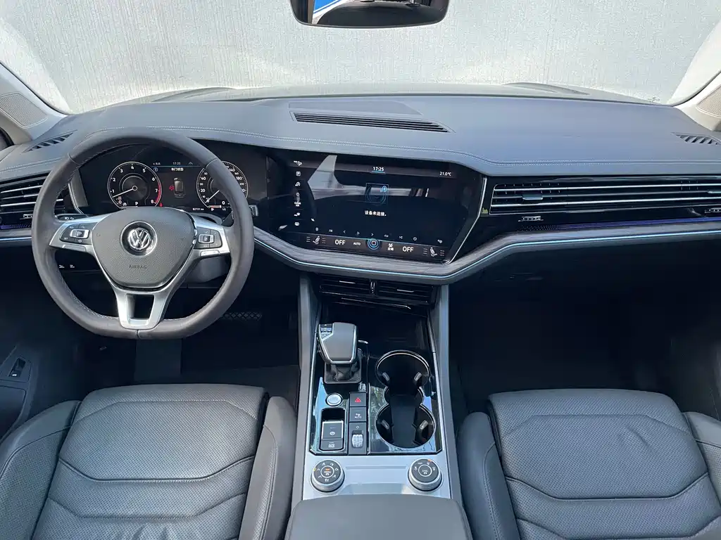 Volkswagen Touareg — миниатюра 9