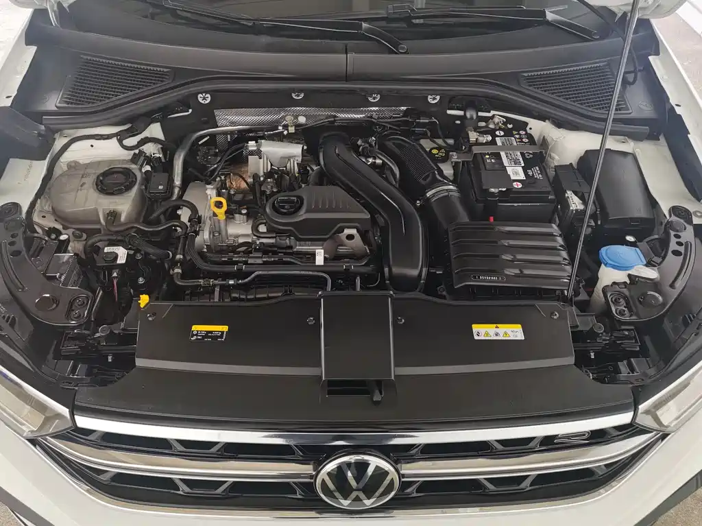 VOLKSWAGEN T ROC EXPLORING SONGS