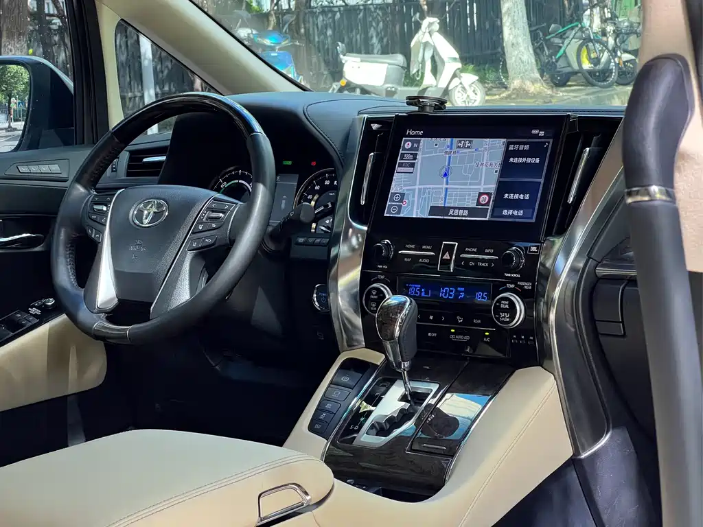 Toyota Vellfire — миниатюра 23