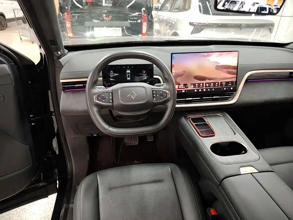 Dongfeng eπ008 2025 210Ultra 6 мест