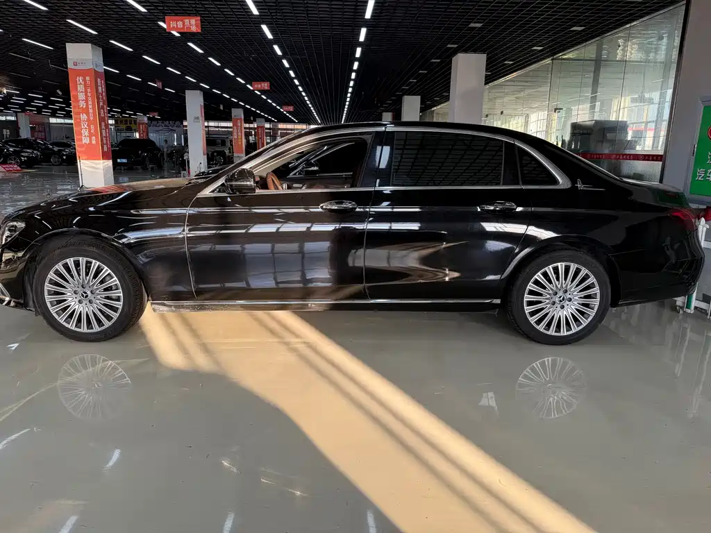 Mercedes-Benz E-Class — миниатюра 3