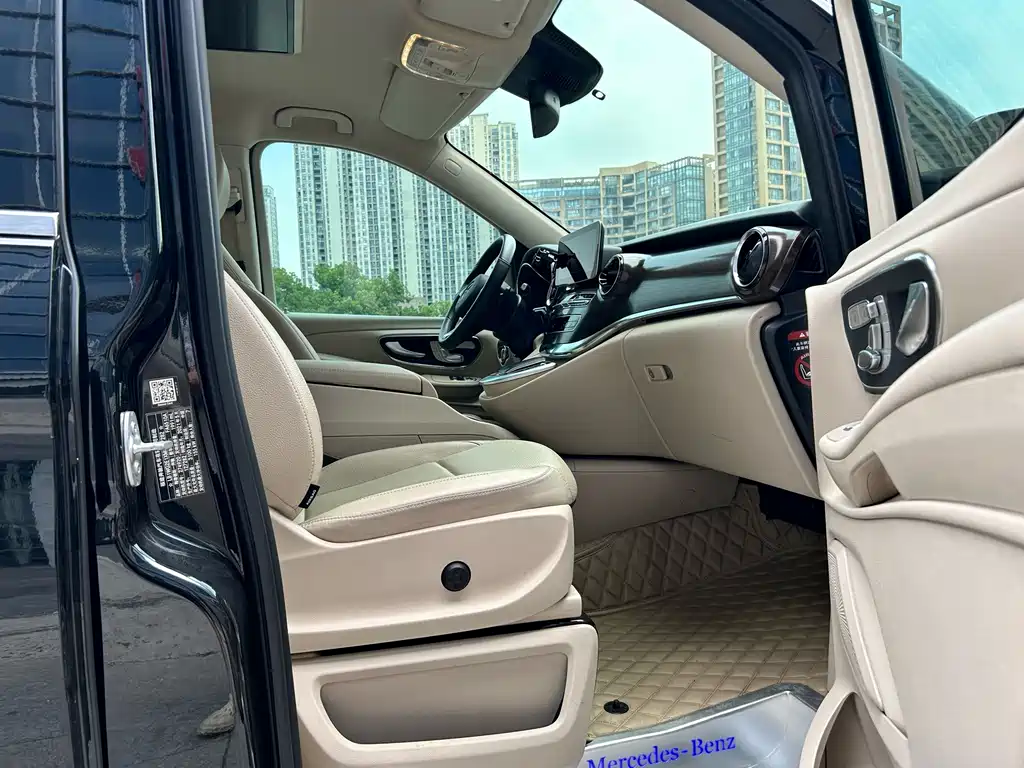 Mercedes-Benz V-Class — миниатюра 18