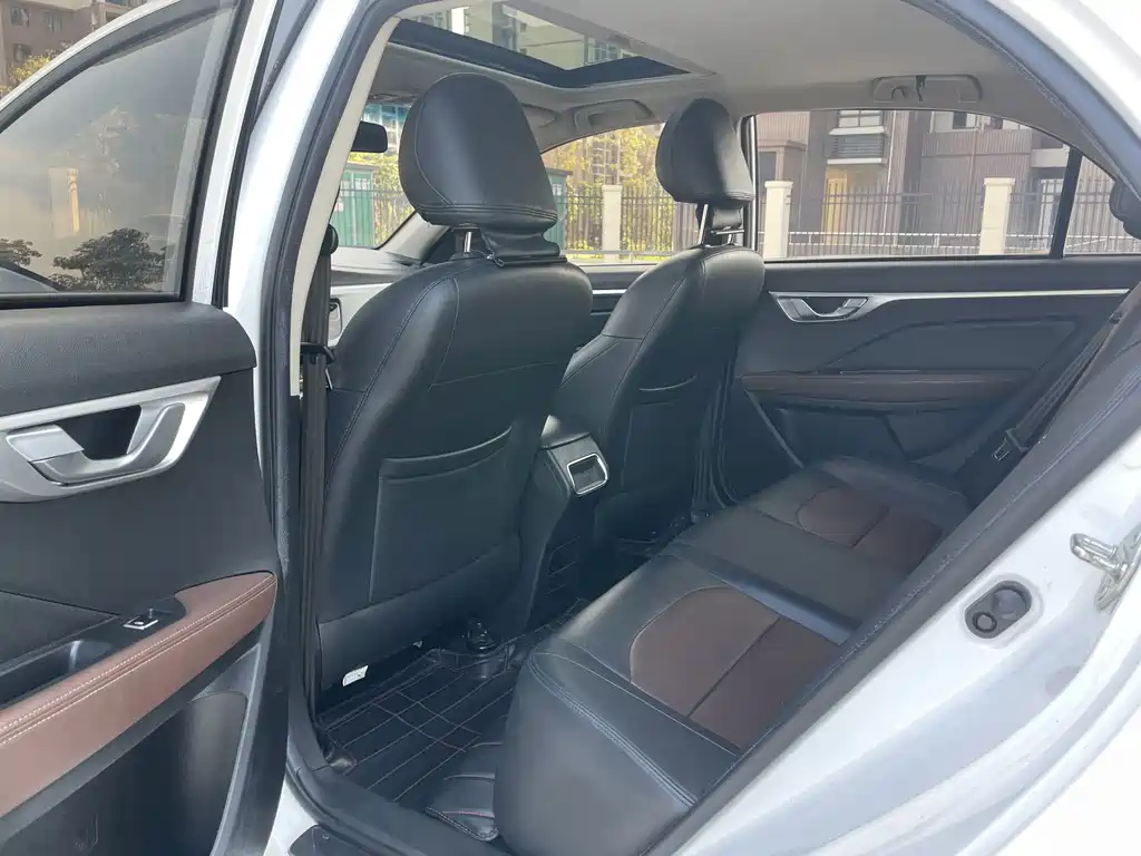 Geely Vision — миниатюра 8