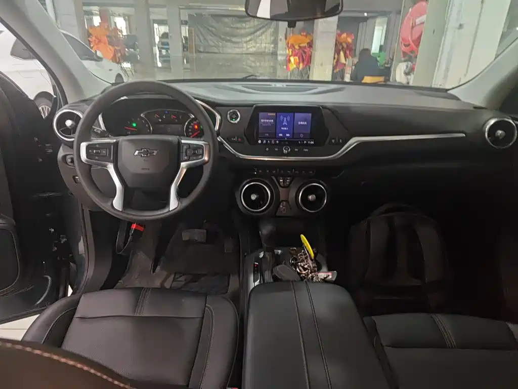 Chevrolet Blazer — миниатюра 3