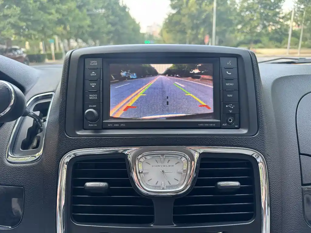 Chrysler Grand Voyager (Import) — миниатюра 12
