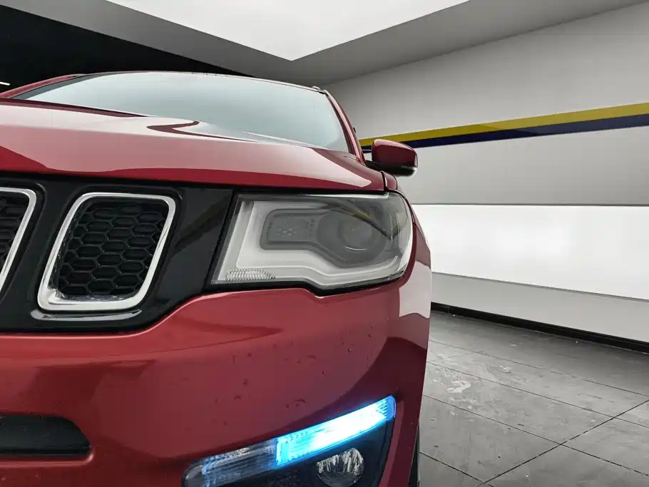 Jeep Compass — миниатюра 5