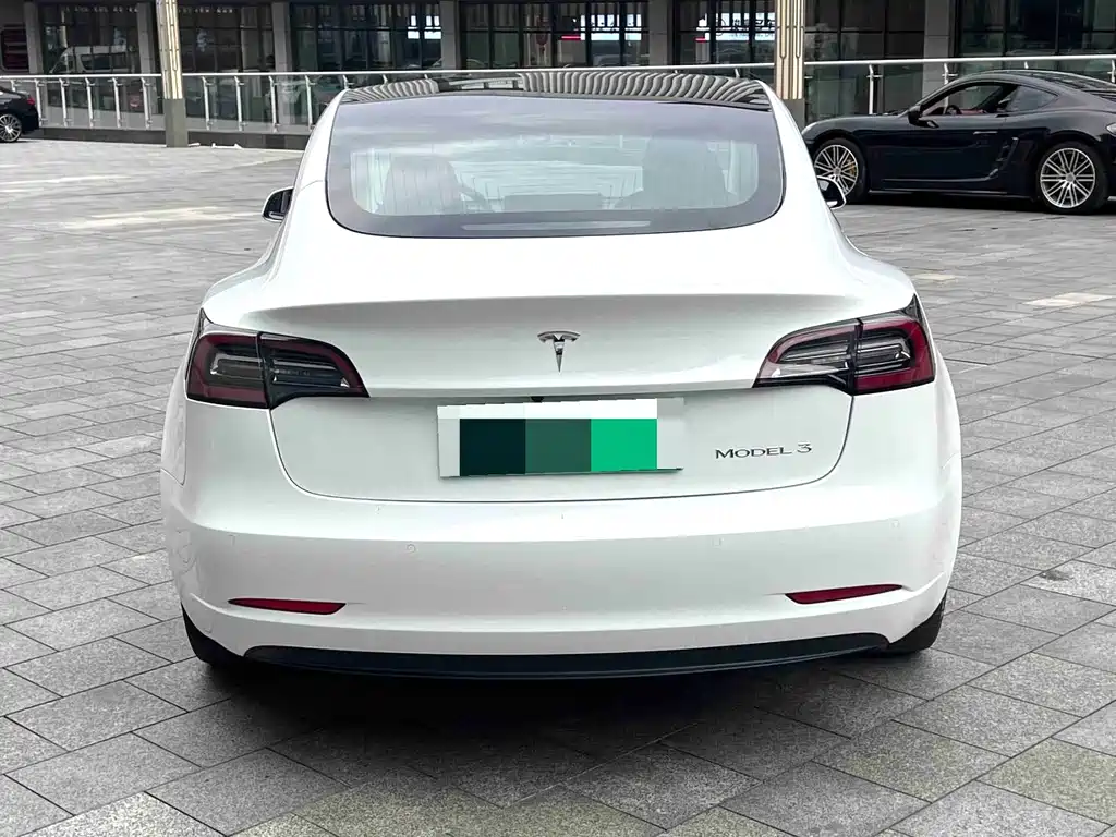 Tesla Model 3 — миниатюра 9
