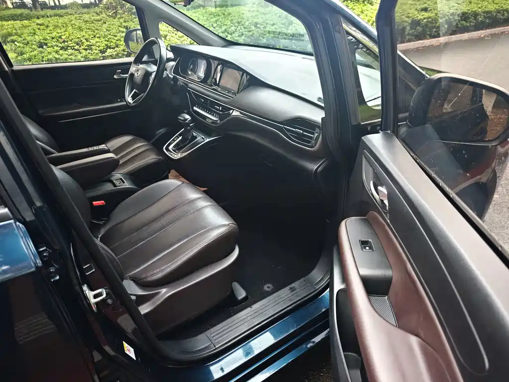 GAC Motor Trumpchi M6 — миниатюра 10