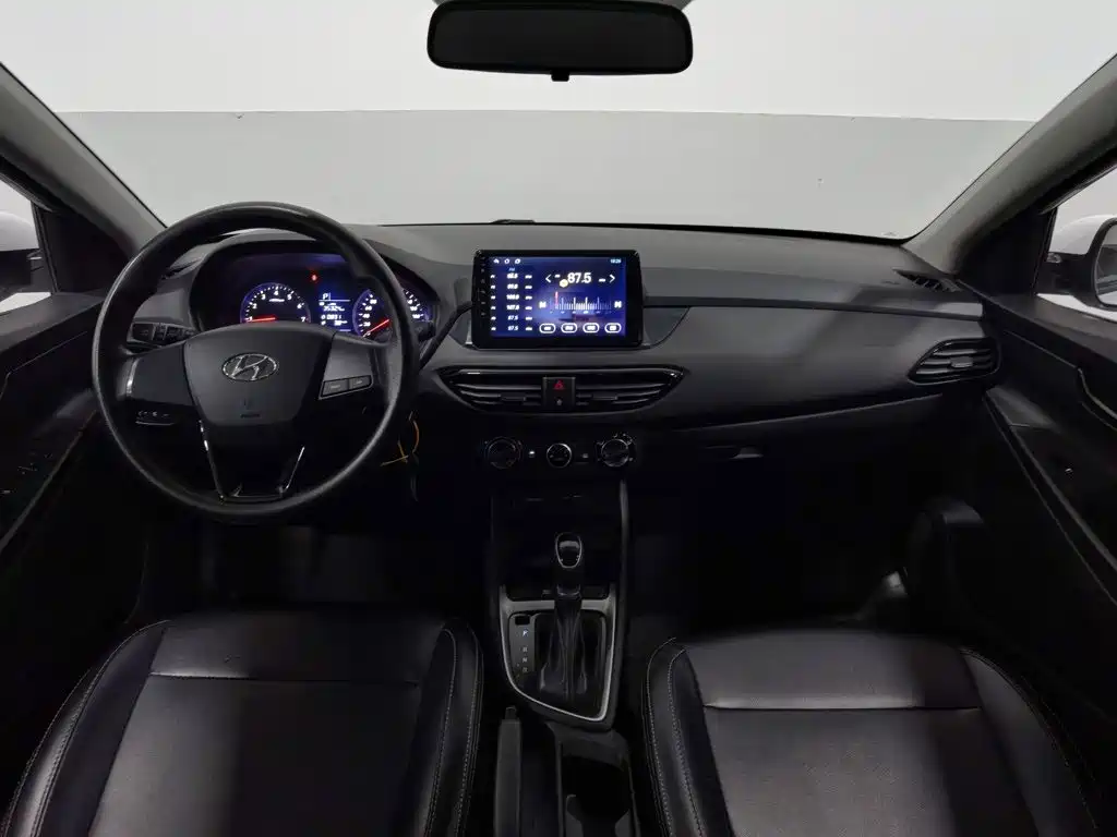 Hyundai Elantra — миниатюра 5