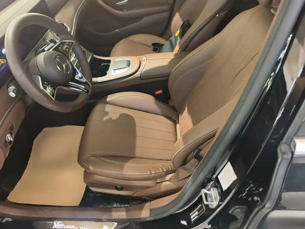 Mercedes-Benz E-Class 2023 — фото 14