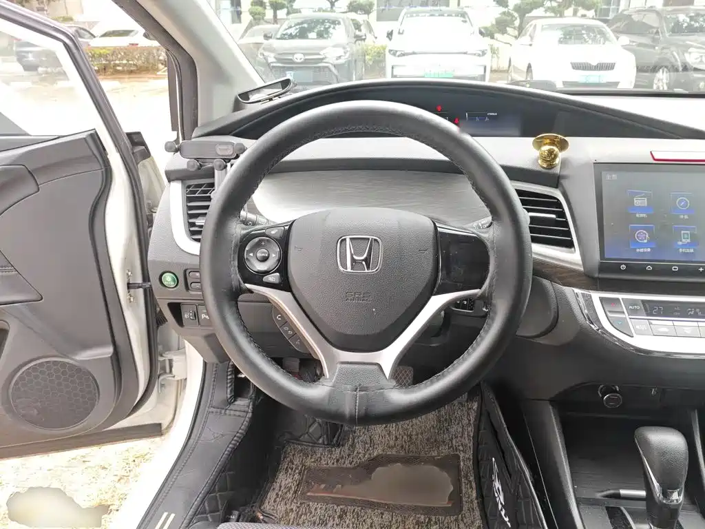 Honda Jade 2016 1.8L AT Comfort 5 мест