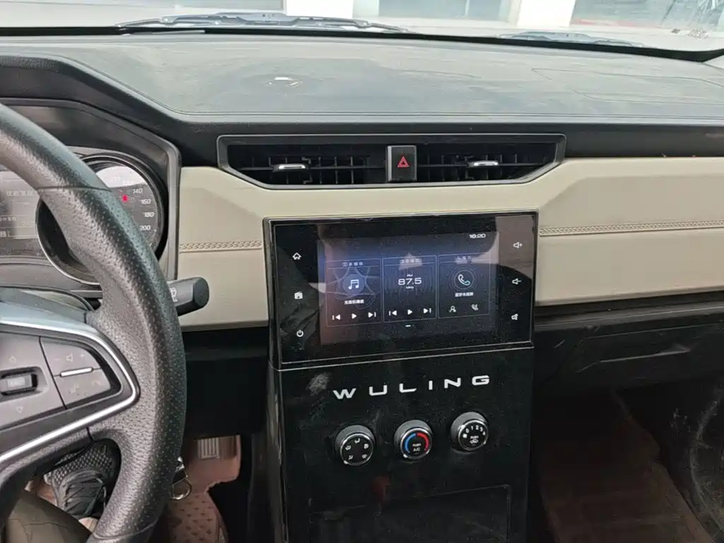 Wuling Hongguang PLUS — миниатюра 13