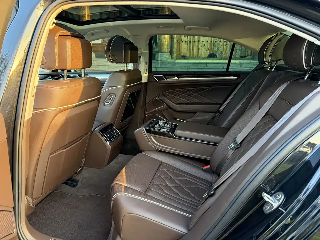 Volkswagen Phideon — миниатюра 9