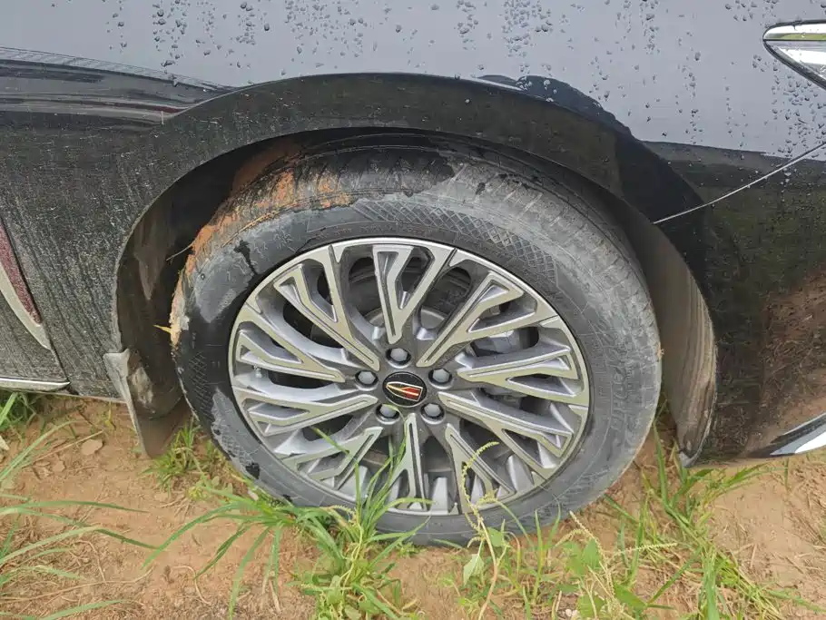 Hongqi Hongqi H5 — миниатюра 6