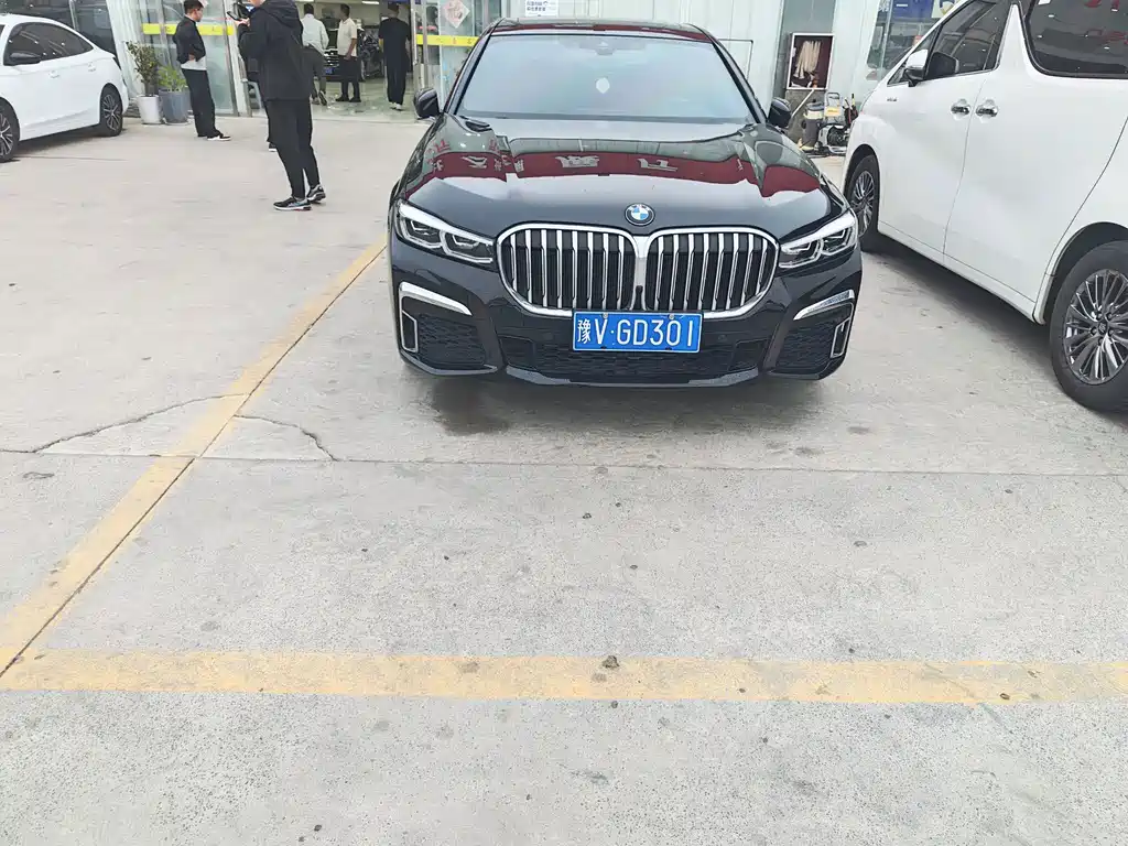 BMW 7 Series — миниатюра 3