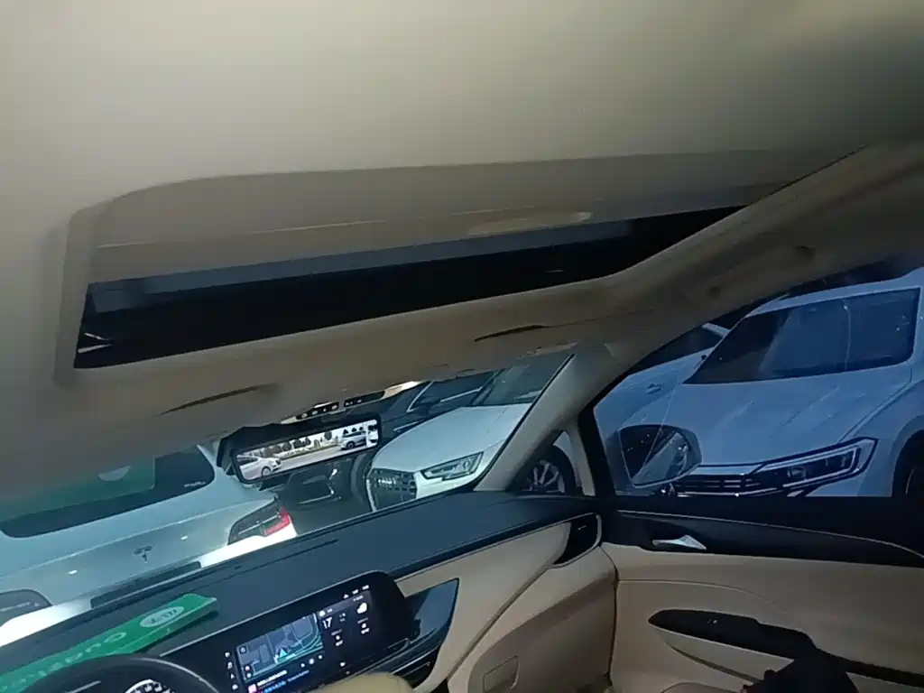 Buick GL8 2022 — фото 17