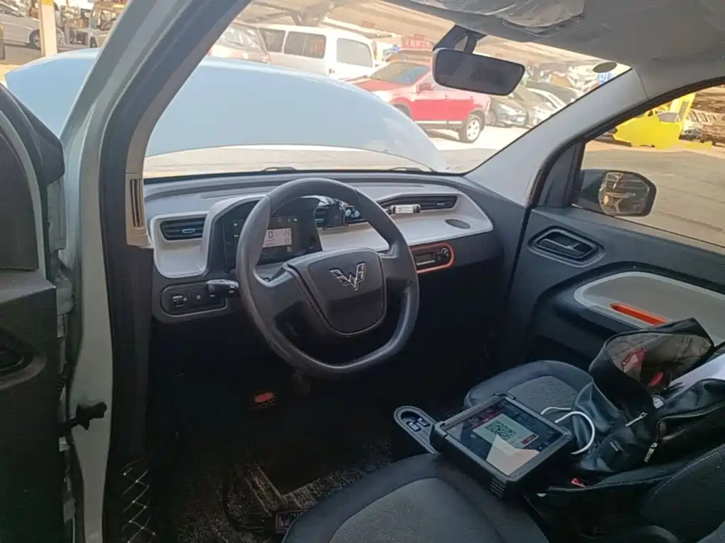 Wuling MINIEV — миниатюра 10