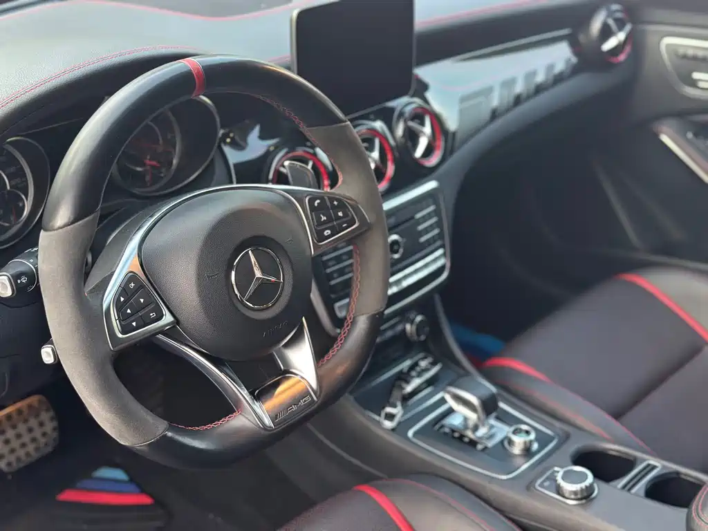 Mercedes-Benz CLA AMG — миниатюра 10