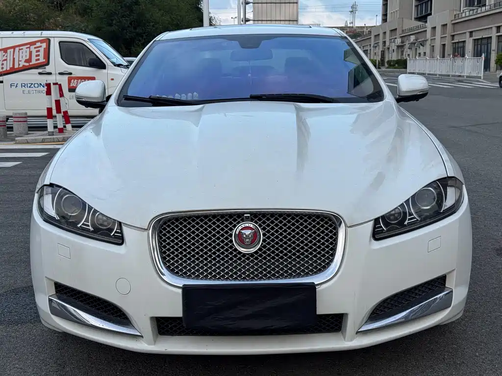Jaguar XF — миниатюра 2