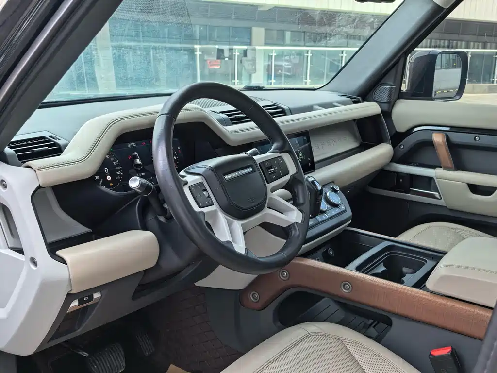 Land Rover Defender — миниатюра 7