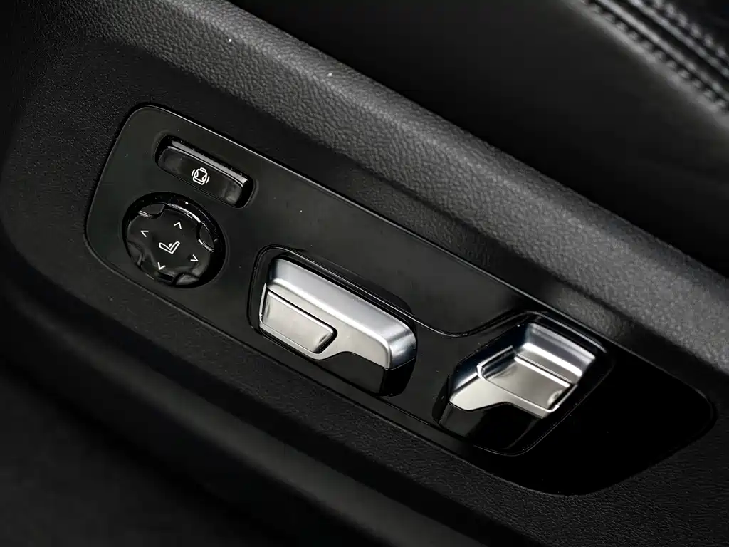 BMW X6 M — миниатюра 15
