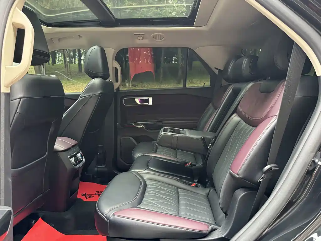 Ford Explorer — миниатюра 9