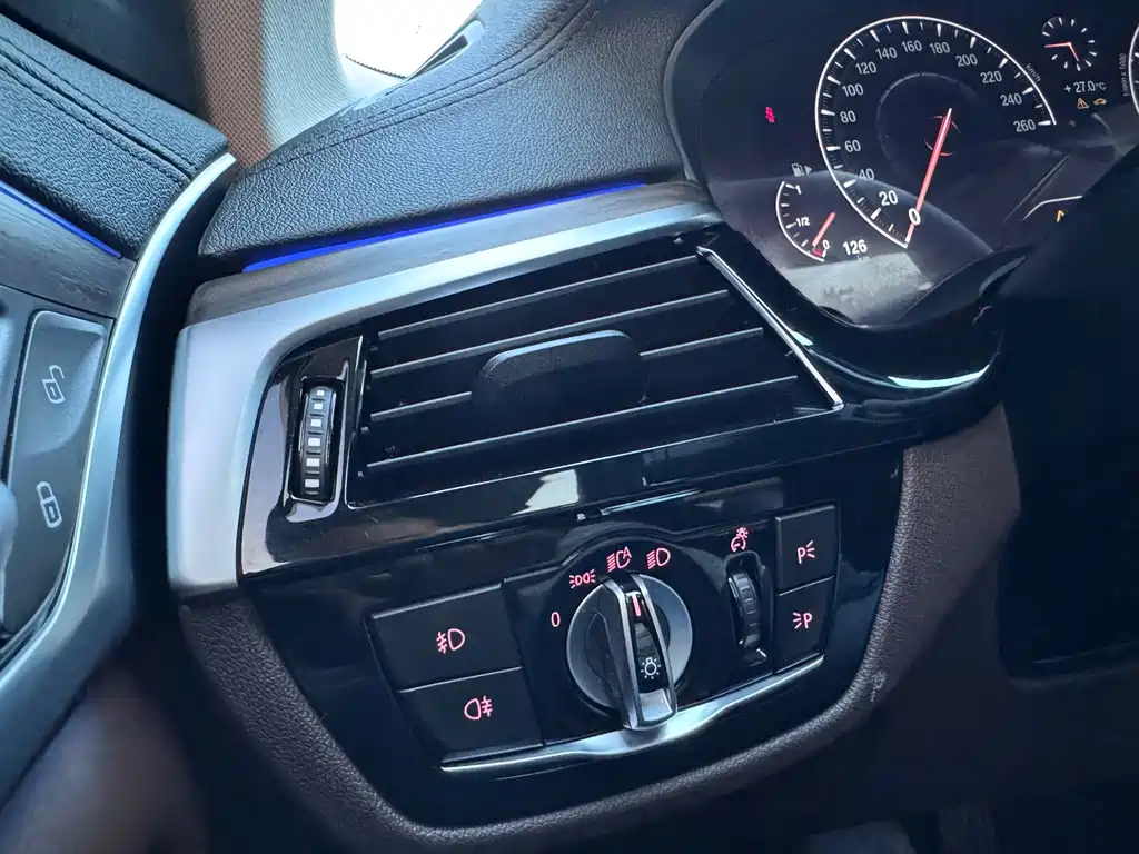 BMW 5 Series — миниатюра 22