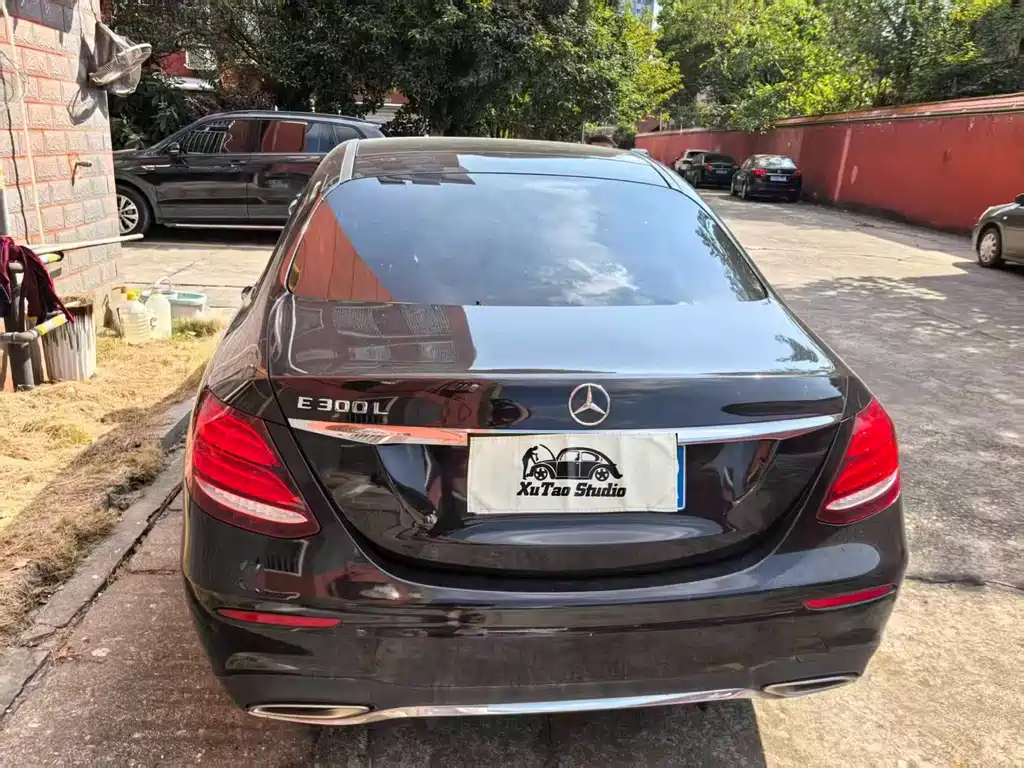 Mercedes-Benz E-Class — миниатюра 7