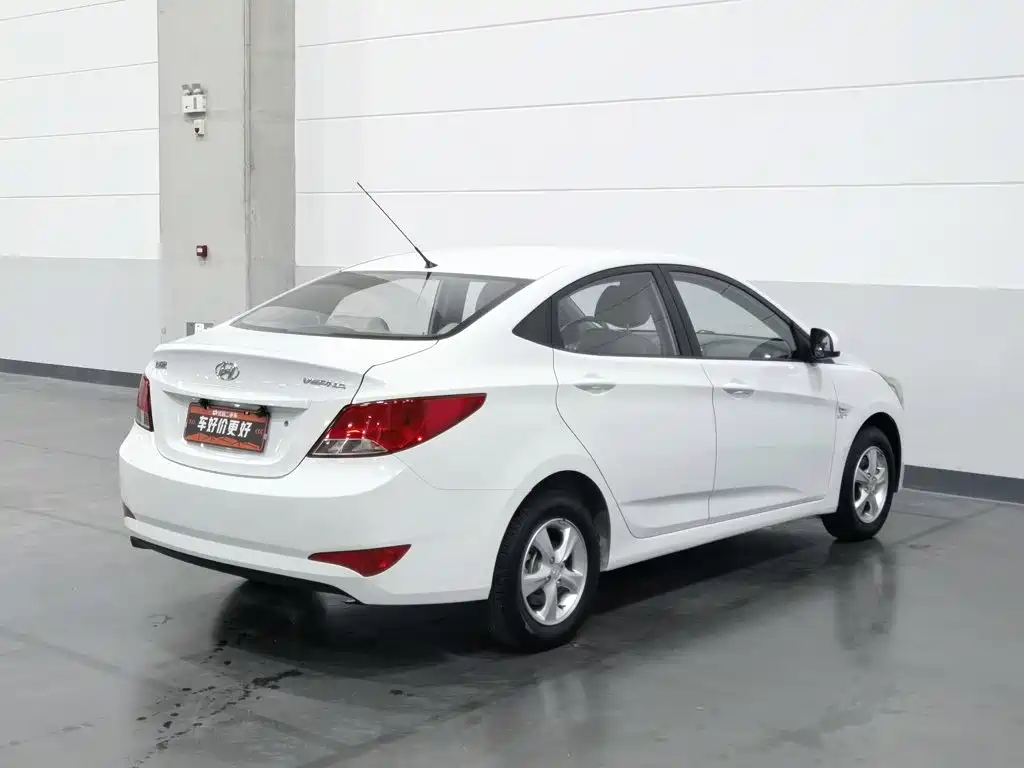 Hyundai Verna — миниатюра 2