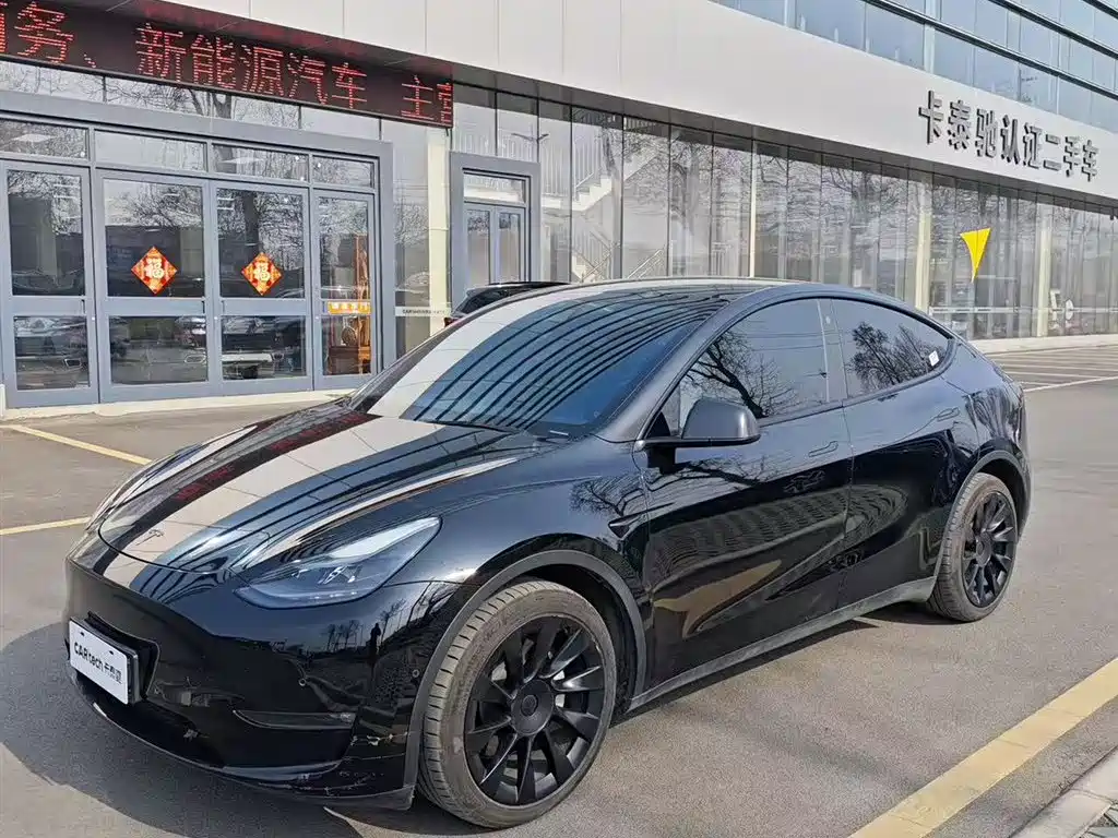 Tesla Model Y 2021