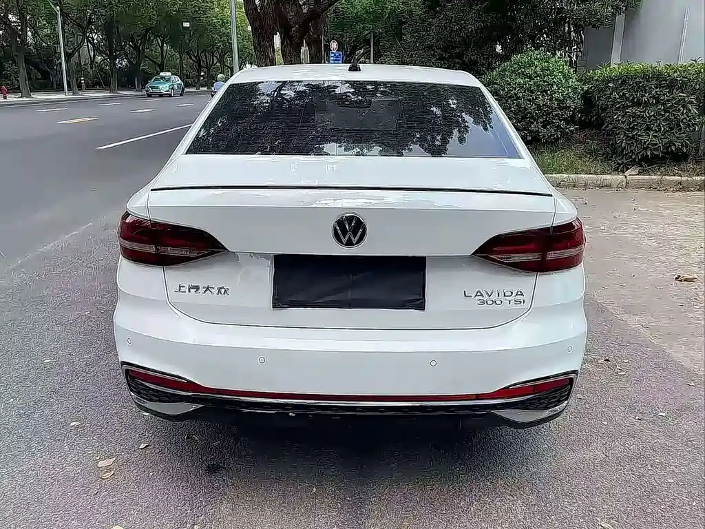 Volkswagen Lavida — миниатюра 9