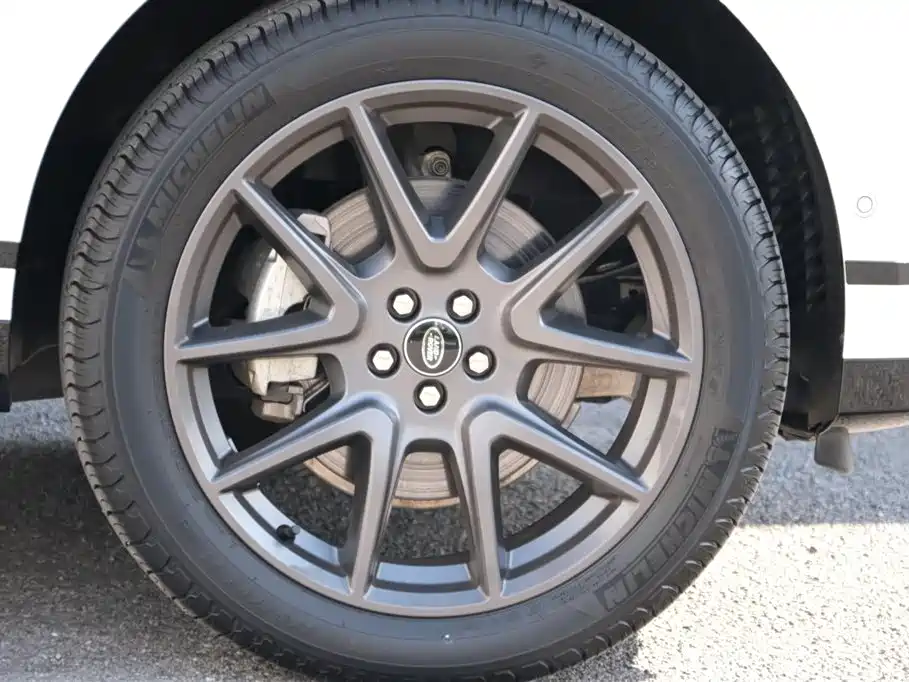 Land Rover Velar — миниатюра 9