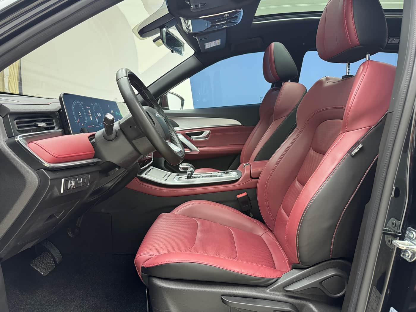 Jetour Jetour X70 PLUS 1.5 л 2023 г. Чёрный, пробег 42000 км